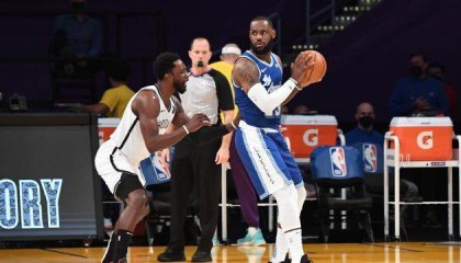 星空体育官网-官方MVP榜：詹姆斯继续领跑 利拉德杀入前三